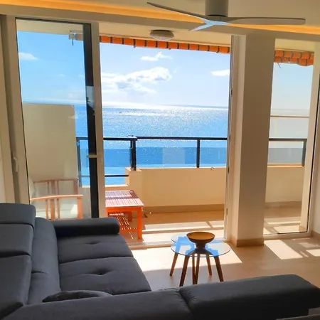 Apartment Beachfront Luxury: Sea View