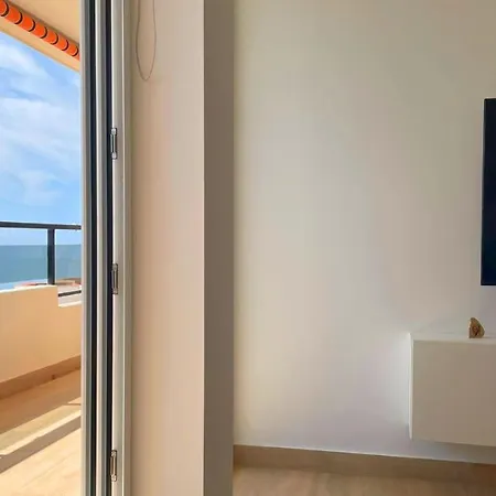 Apartment Beachfront Luxury: Sea View *