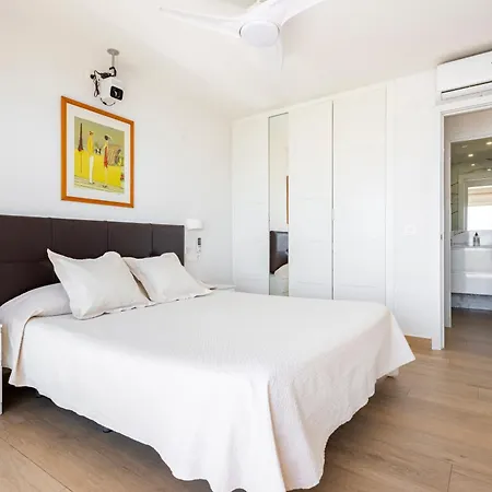 Apartment Beachfront Luxury: Sea View *