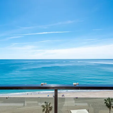 Apartment Beachfront Luxury: Sea View Fuengirola