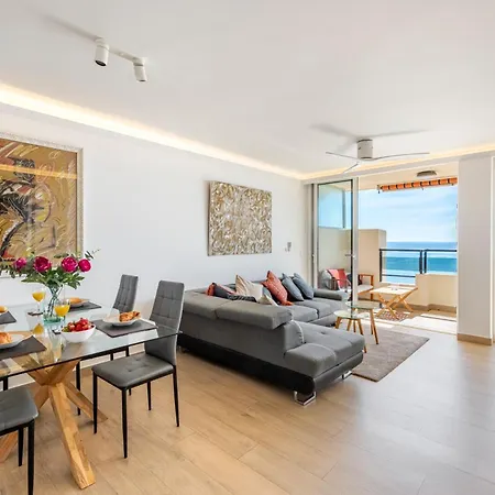 Beachfront Luxury: Sea View * Fuengirola